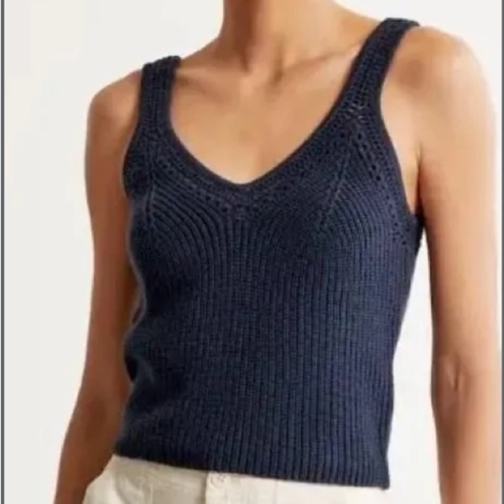 Abercrombie & Fitch V-neck Navy Knit Sleeveless Tank Top